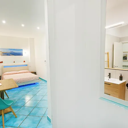 Follaky Secret Garden 4* Neapel